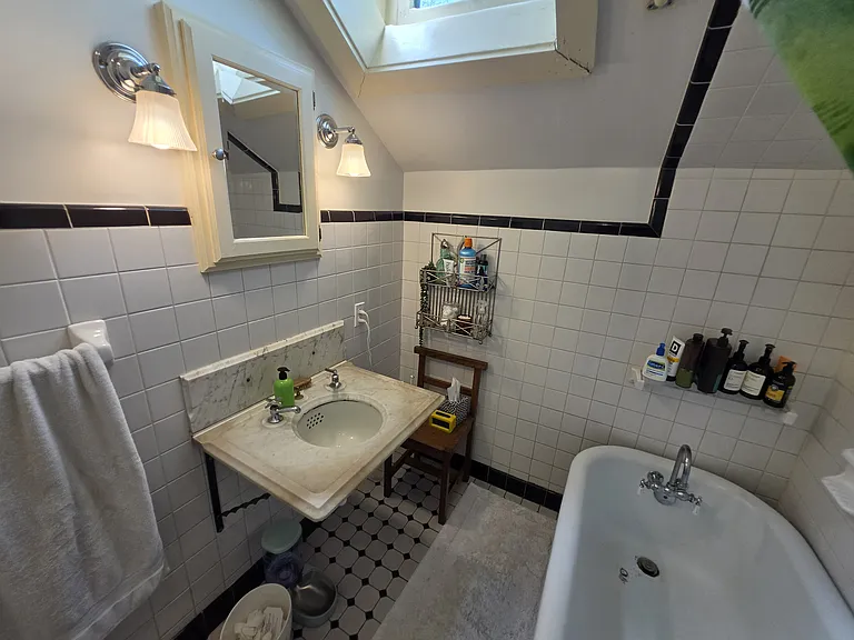 2809 Cottage Grove Ave — Photo 24