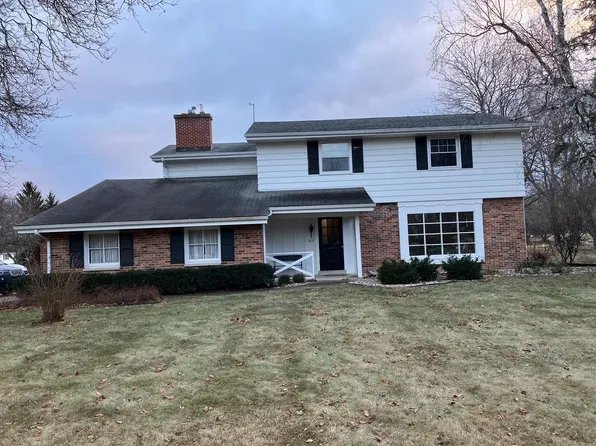 8111 West Sunnyvale ROAD, Mequon, WI 53097