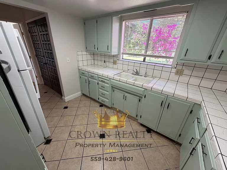 1411 W Westfield Ave — Photo 7