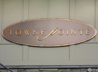 8850 Redmond Woodinville Rd NE APT 402, Redmond, WA 98052