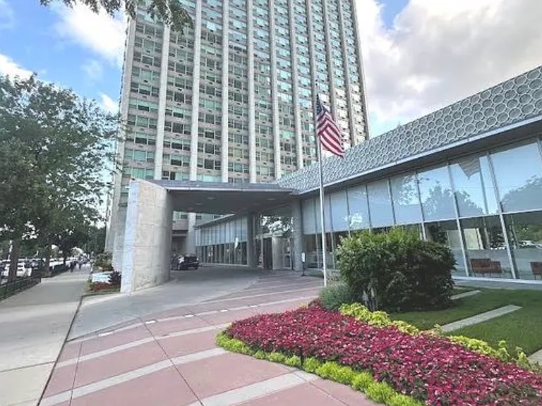 3600 N Lake Shore Dr #306 — Photo 1