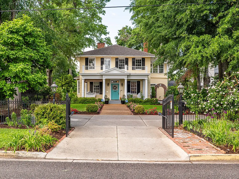 2509 Bellevue Ave