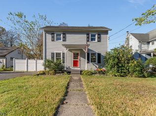 37 Decatur St, Columbia, NJ 07832