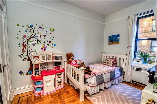 Sold by REMAX Elite | media 8