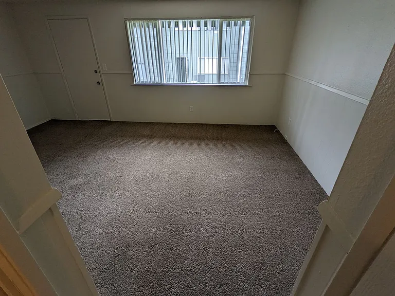 Royal Crest Townhomes — Photo 53