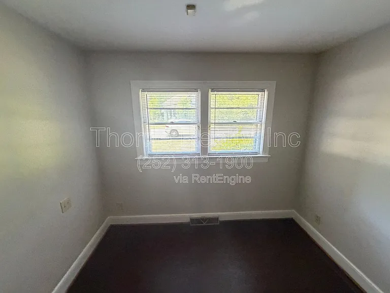 1425 Hargrove St — Photo 10