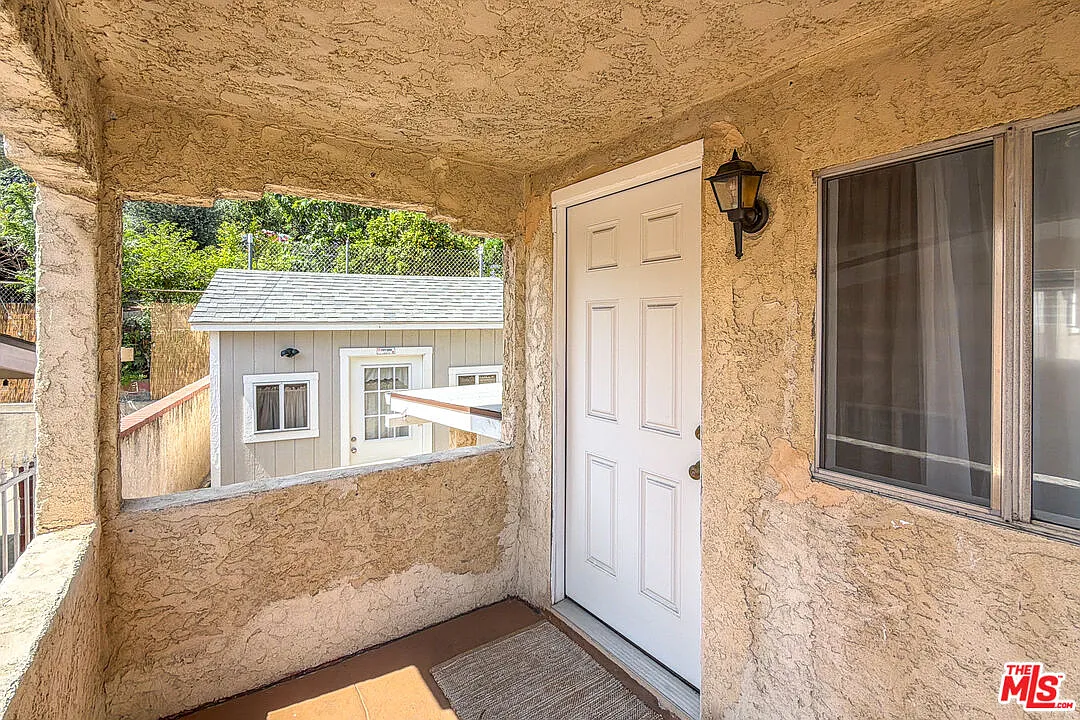 1 bed, 1.0 bath, 700 sqft, $1,800 — Photo 4