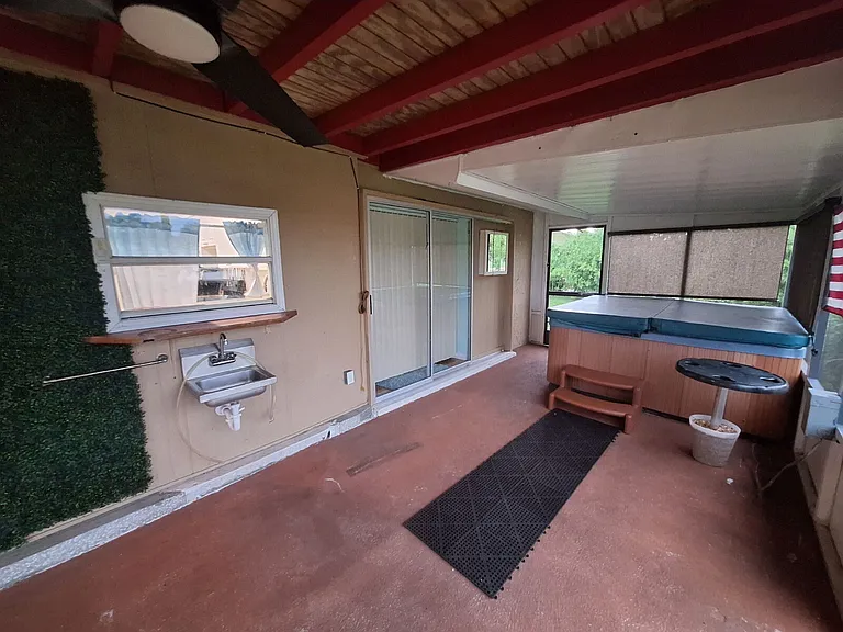 4050 Yucatan Cir — Photo 27