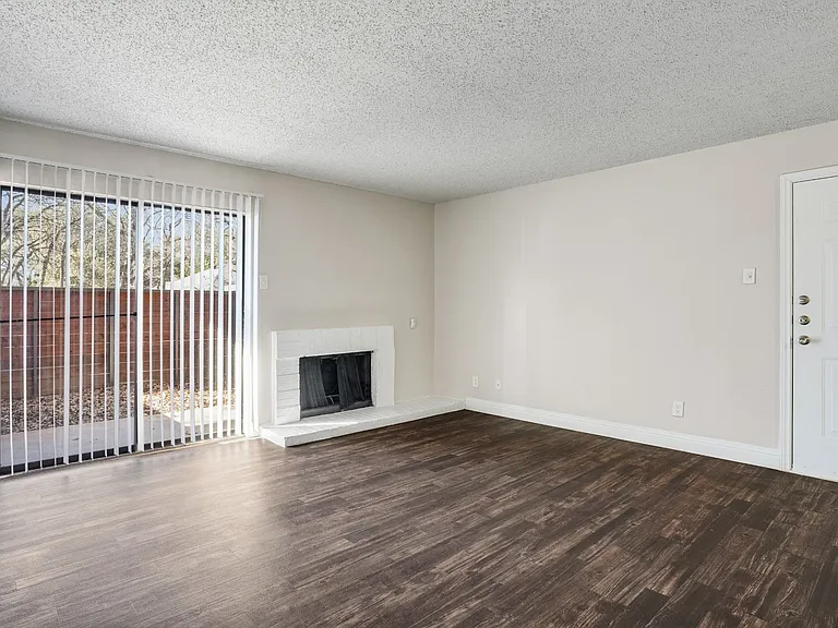 Vine Apartments — Photo 44