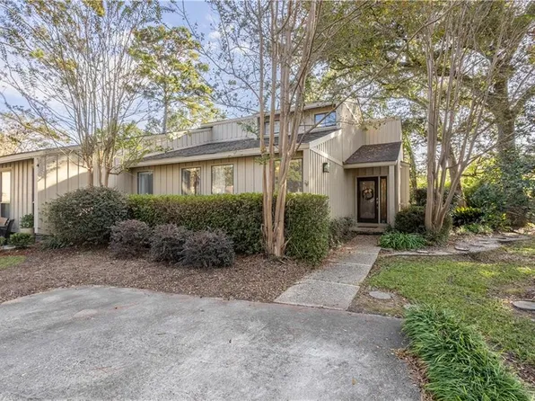120 Hampton Ct #311, Mandeville, LA 70471