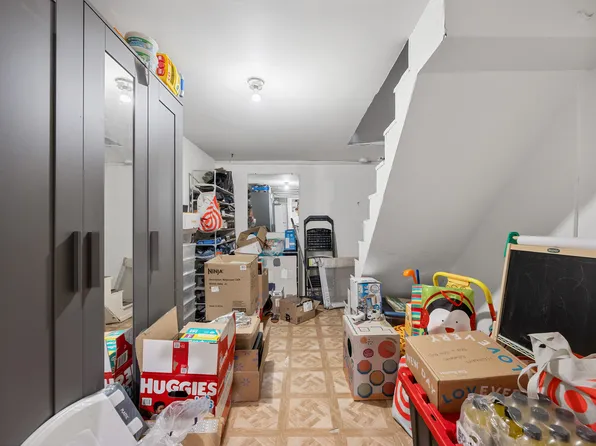 159 Seneca Avenue image 22 of 34