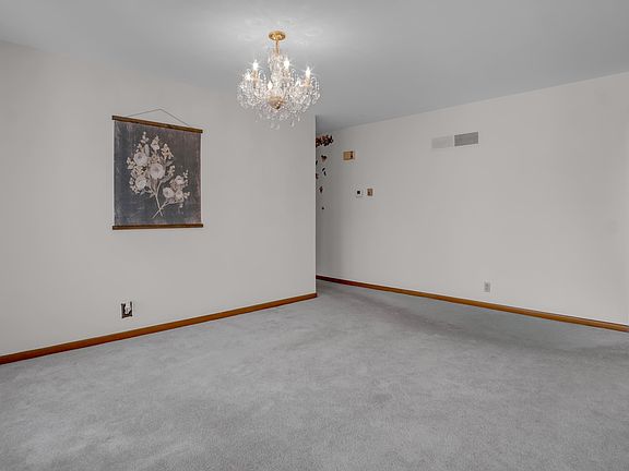 4th image of 2021 Roanoke Ln