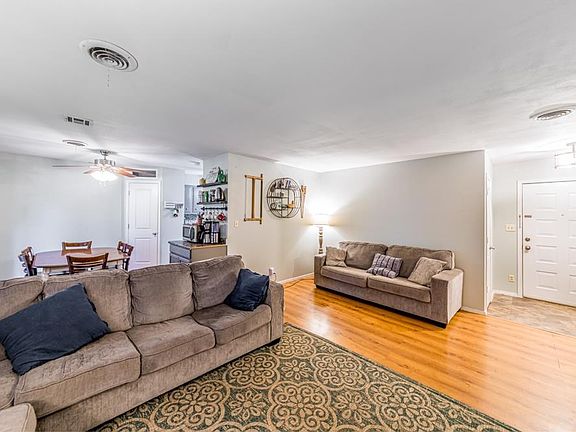 4th image of 505 W 29th Ave
