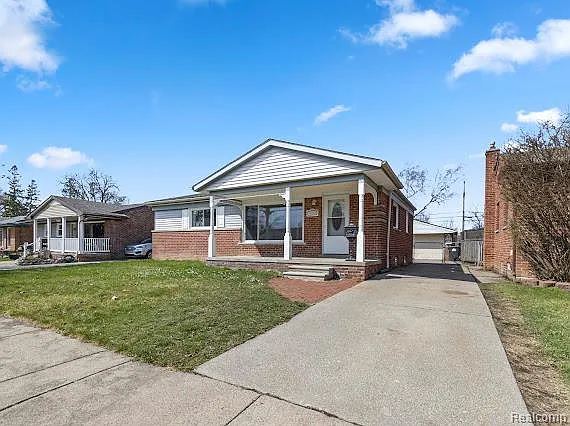 22260 Samuel St photo 1