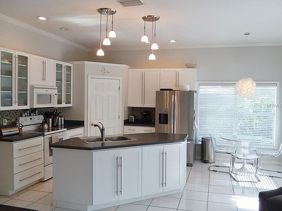 3rd image of 516 Peninsular Dr