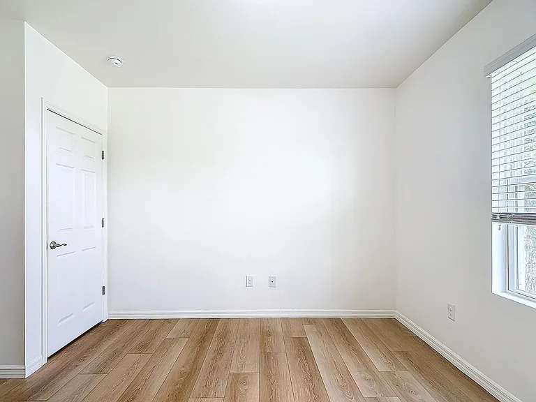 3230 33rd Ave NE — Photo 18
