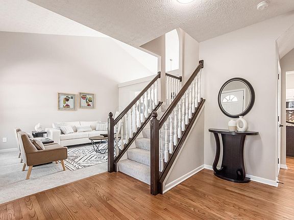 3rd image of 6660 Westbury Dr