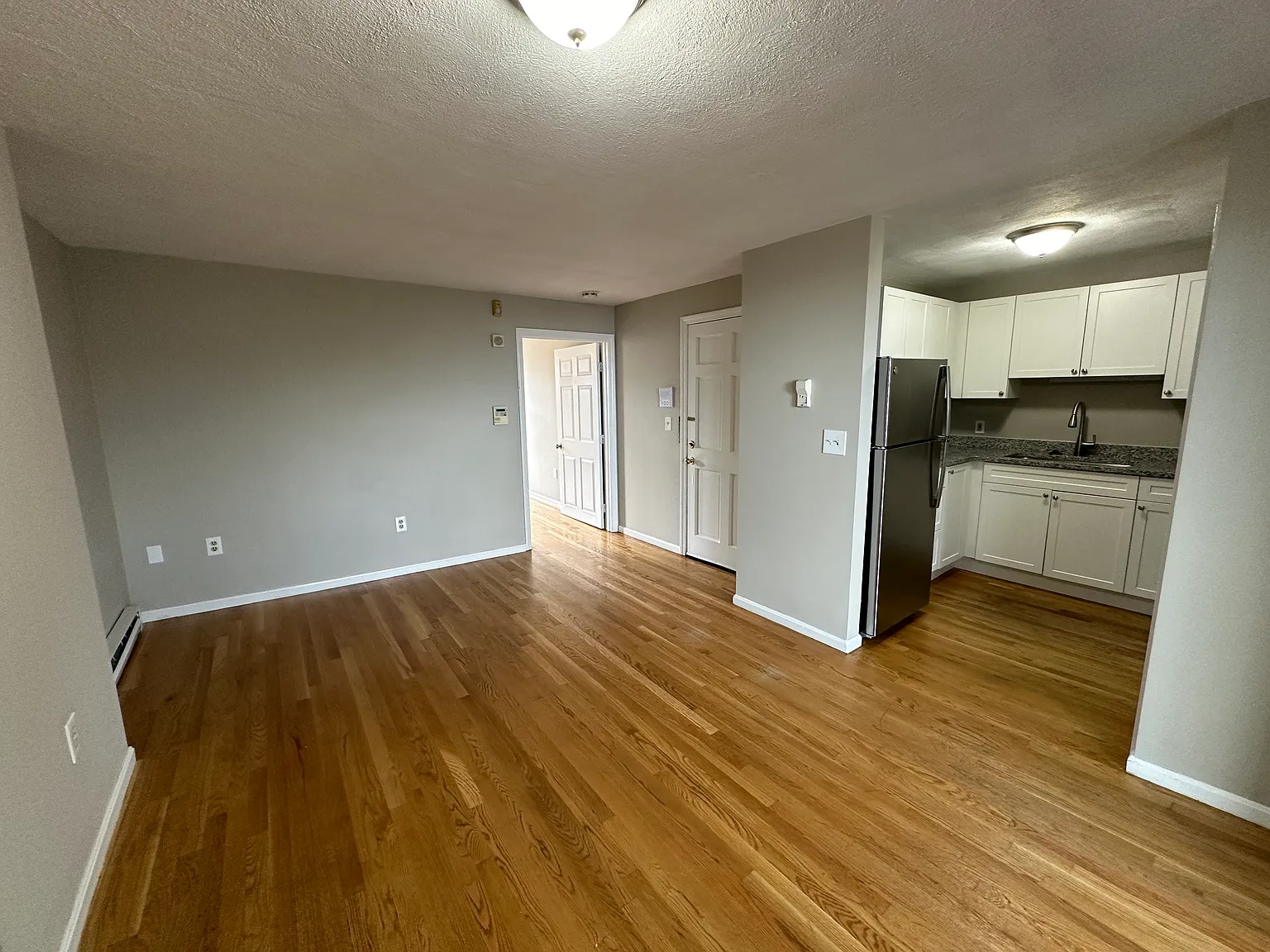 1 bed, 461 sqft, $2,200 — Photo 2