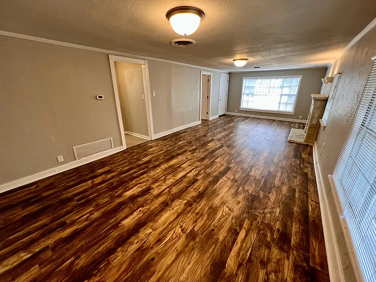 5638 Curzon Ave — Photo 11