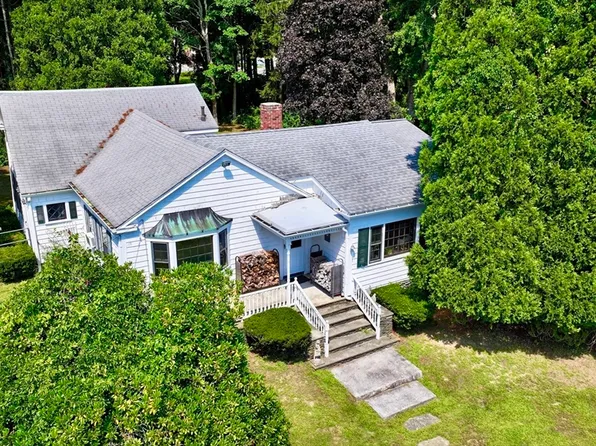 253 Gulf Rd, Dartmouth, MA 02748