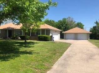 79 Canterbury Ln, Joplin, MO 64801