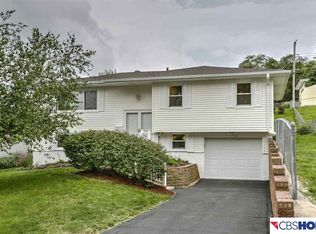 3971 Iowa St, Omaha, NE 68112