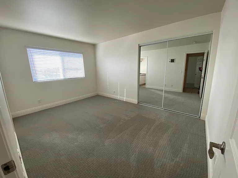 1324 Iris Ave #5 — Photo 6
