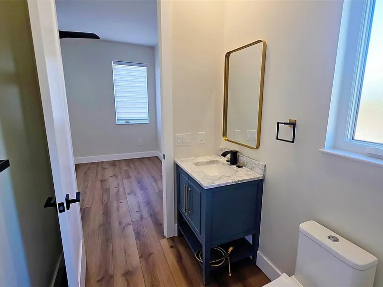 1156 Cocoanut Ave — Photo 58