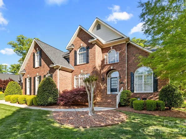 204 Limerick Dr, Matthews, NC 28104