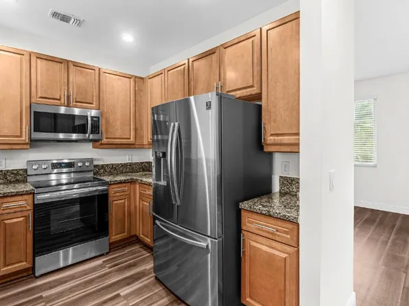 536 NW 39th Cir, Boca Raton, FL 33431