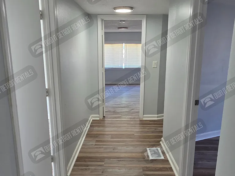 4188 Buckingham Ave — Photo 7