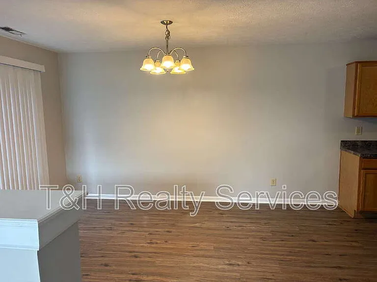 6682 Dunsdin Dr — Photo 6