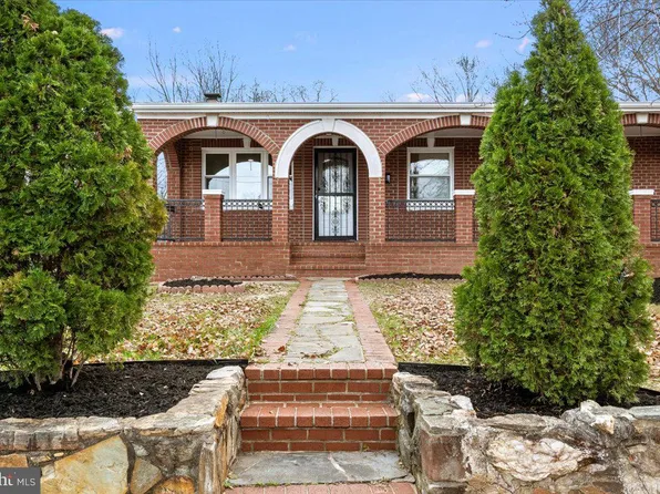 9100 Amherst Ct, Manassas, VA 20111