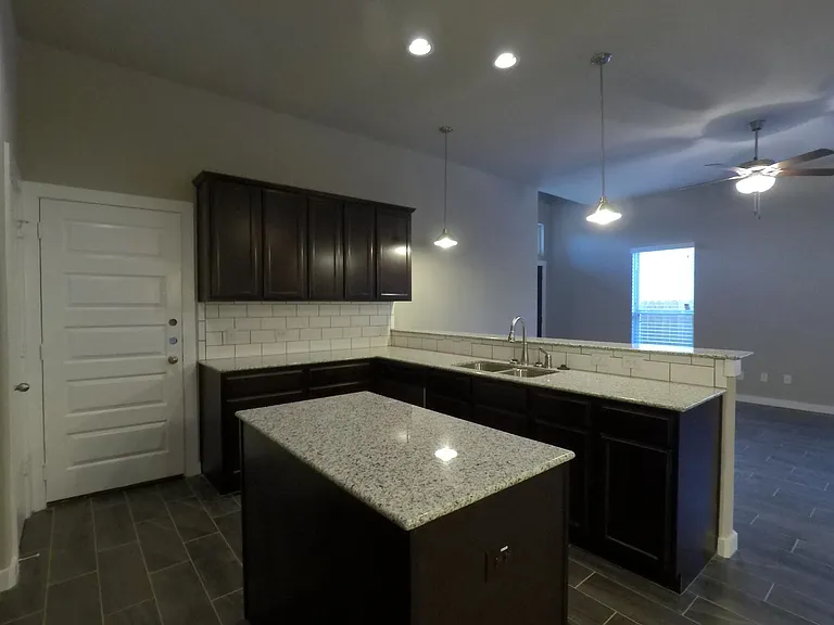 120 Hidden Springs Dr — Photo 5