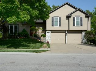 1629 SW Fredrick Dr, Lees Summit, MO 64081