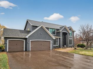 7319 Fawn Hill Rd, Chanhassen, MN 55317