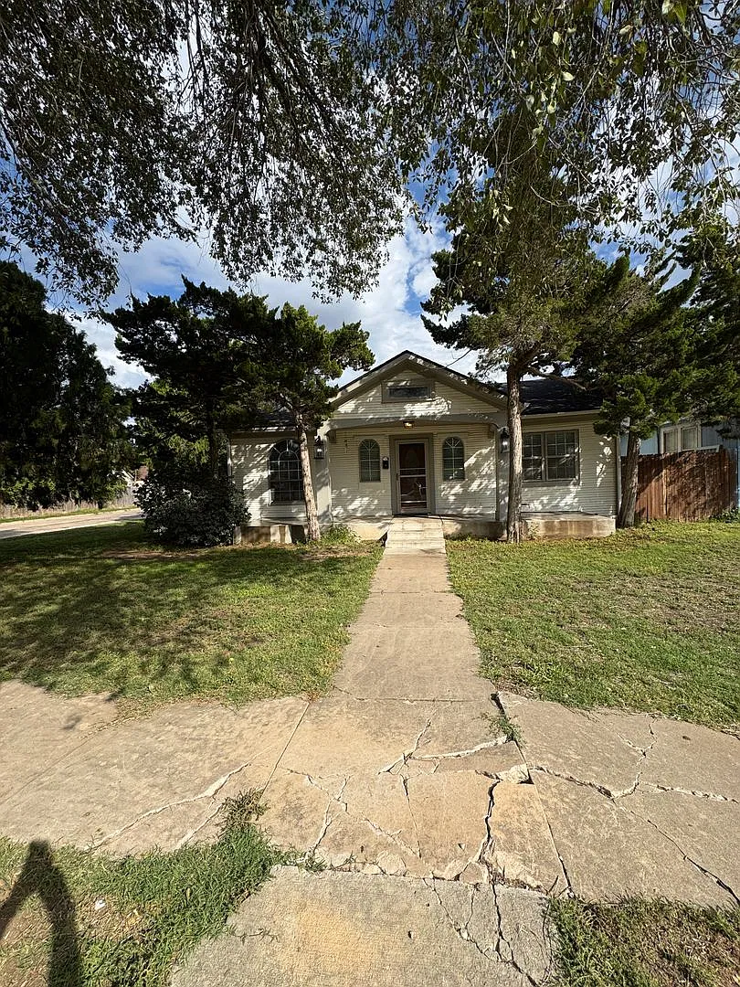Adorable 3bedroom 1bathroom 2car garage CH/A — Photo 1
