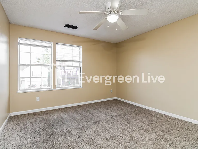 4 Fox Manor Ct — Photo 10