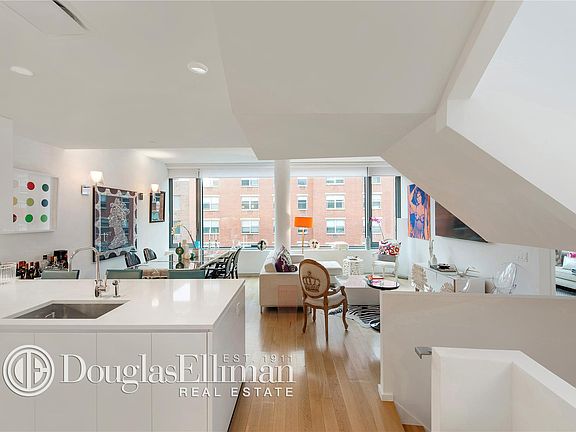 2nd image of 425 W 53rd St #Penthouse 6