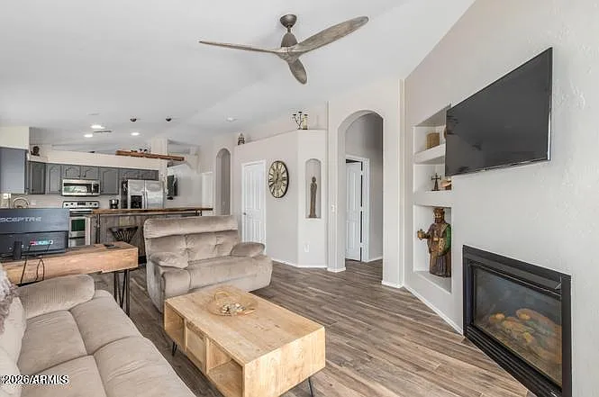 4 bed, 1767 sqft, $3,200 — Photo 1