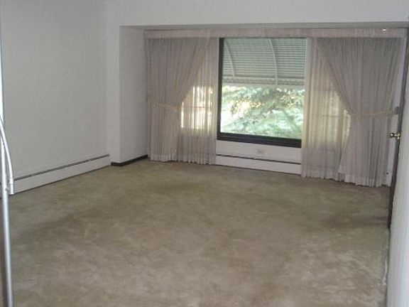 4th image of 7928 Parkside Ave