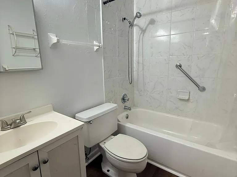 2614 SW 31st Pl — Photo 16