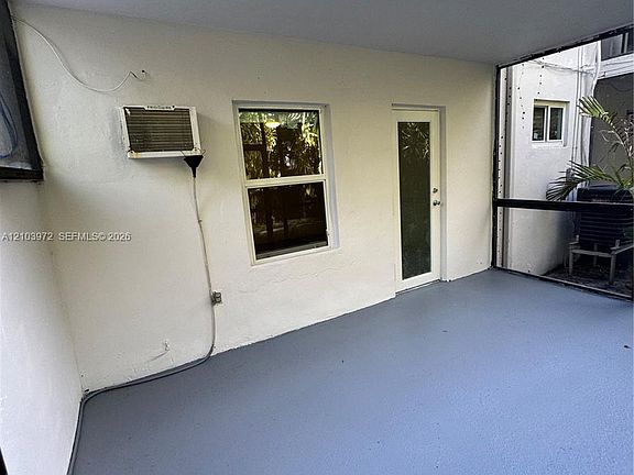 3rd image of 1385 NE 105th St #2