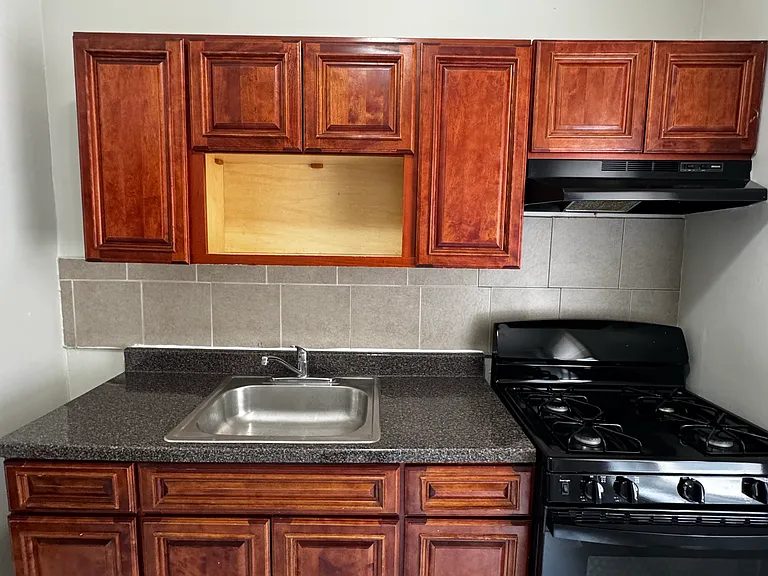 184 Roseville Ave #6 — Photo 3