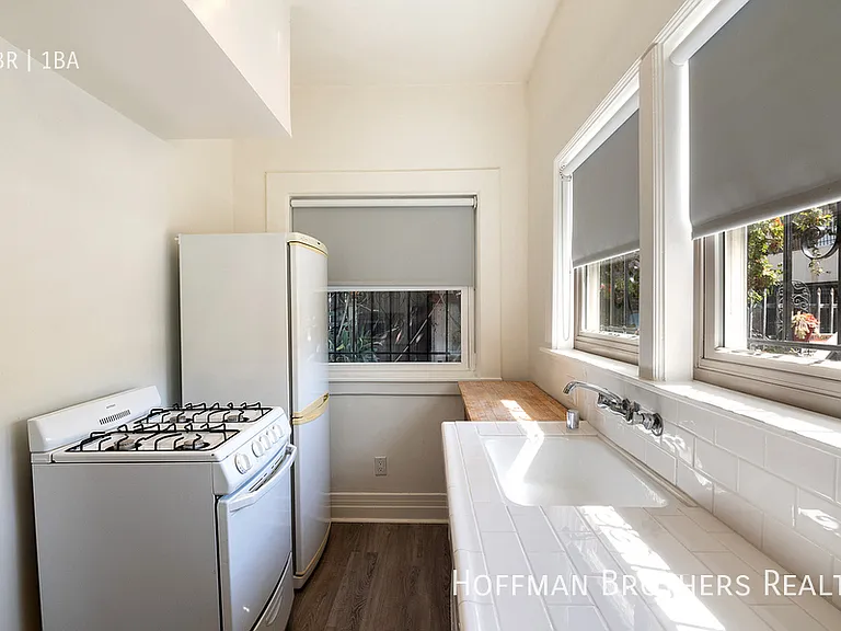 254 S Vendome St #6 — Photo 2