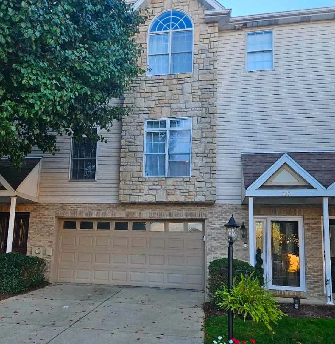 3 bed, 2034 sqft, $2,500 — Photo 1
