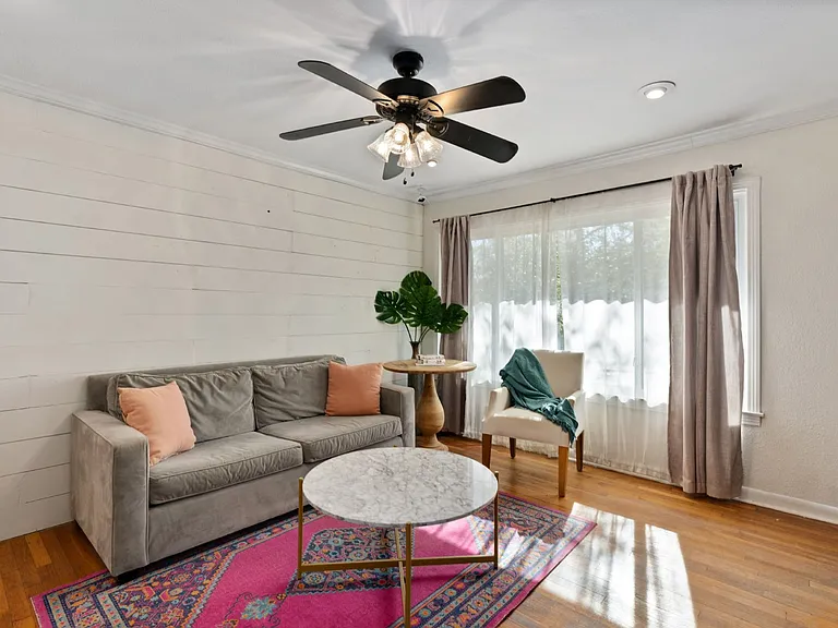 431 Irvington Dr — Photo 5