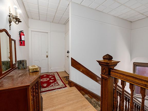 4th image of 1311 Race St APT 2