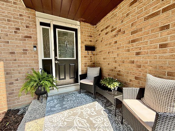 4th image of 66 Nicholson Cres