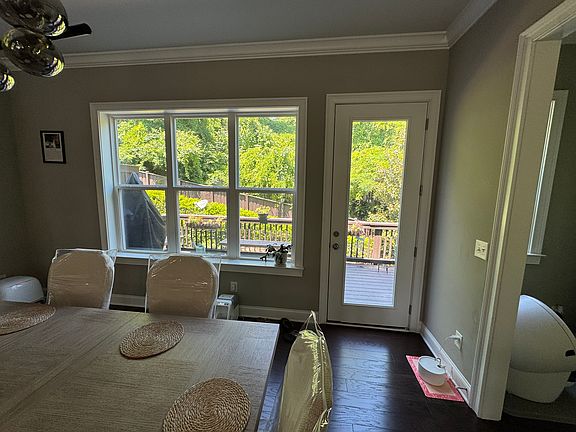 4th image of 2179 Elmont Way SE